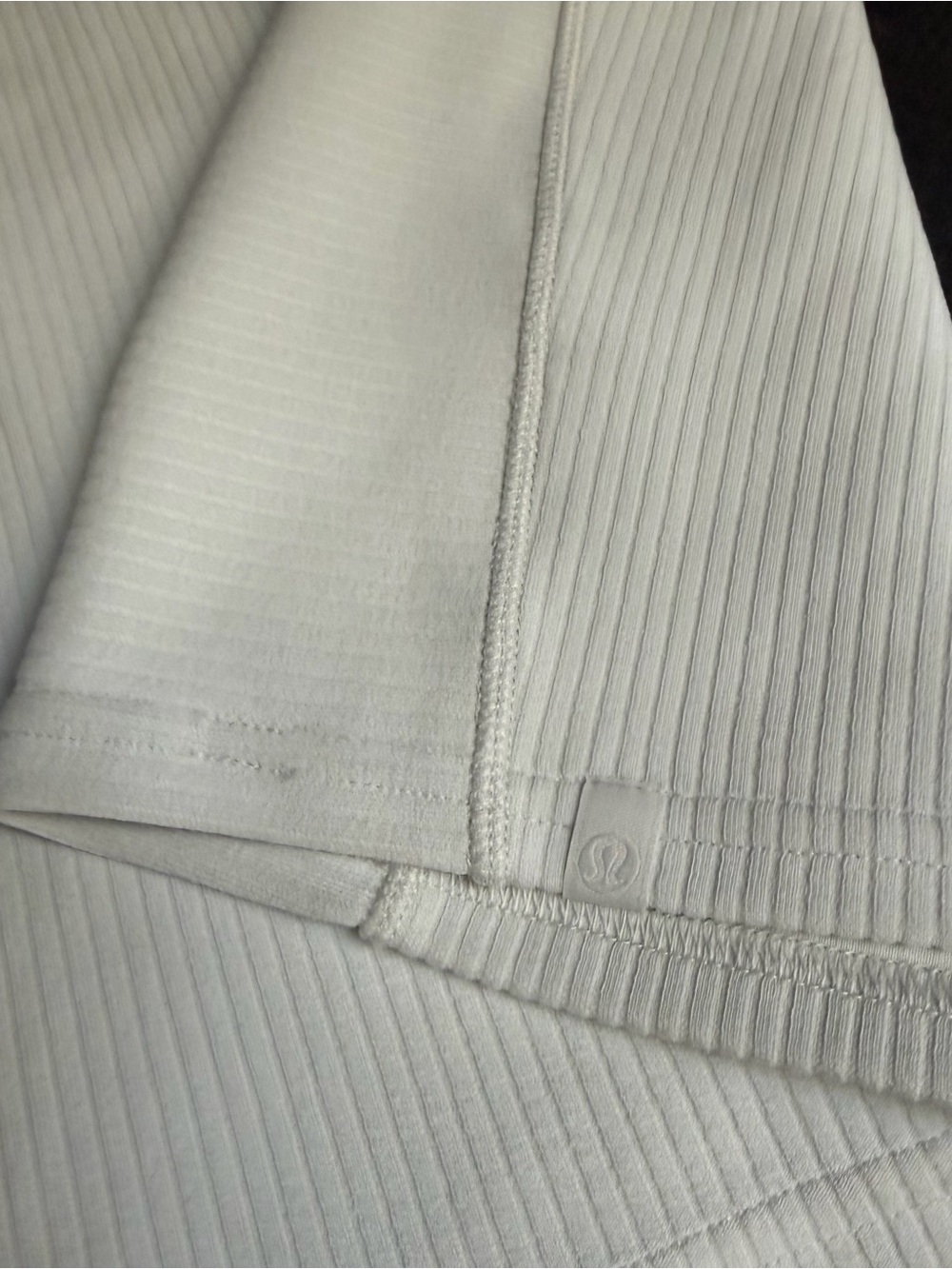 lululemon White Ribbed Softstream Cropped Tank Top size 6 - Picture 6 of 7